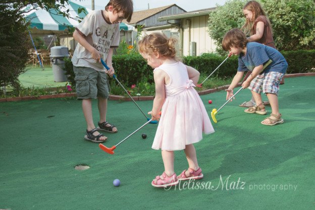 kids mini-golf photo