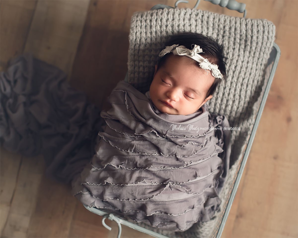 macomb-county-newborn-phototgrapher-sleeping-baby-in-gray-troy-mi