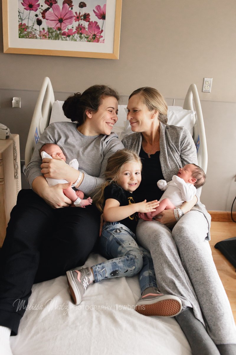 family-twin-newborn-photo-session-troy-mi