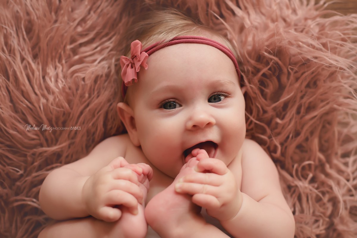 sitter-session-6-month-portraits-macomb-county-photographer