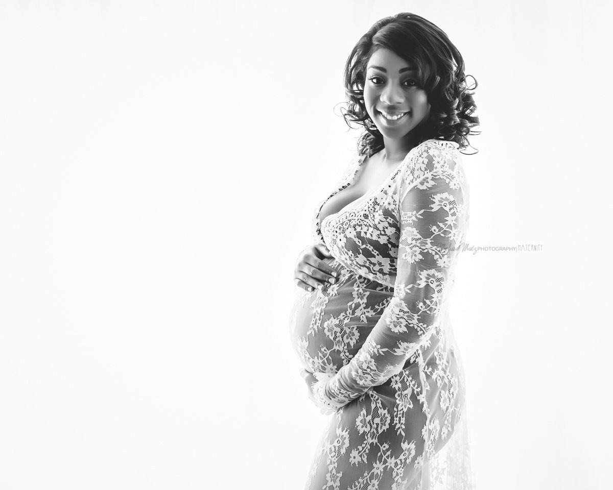 maternity-photos-rochester-hills-white-lace-gown-2