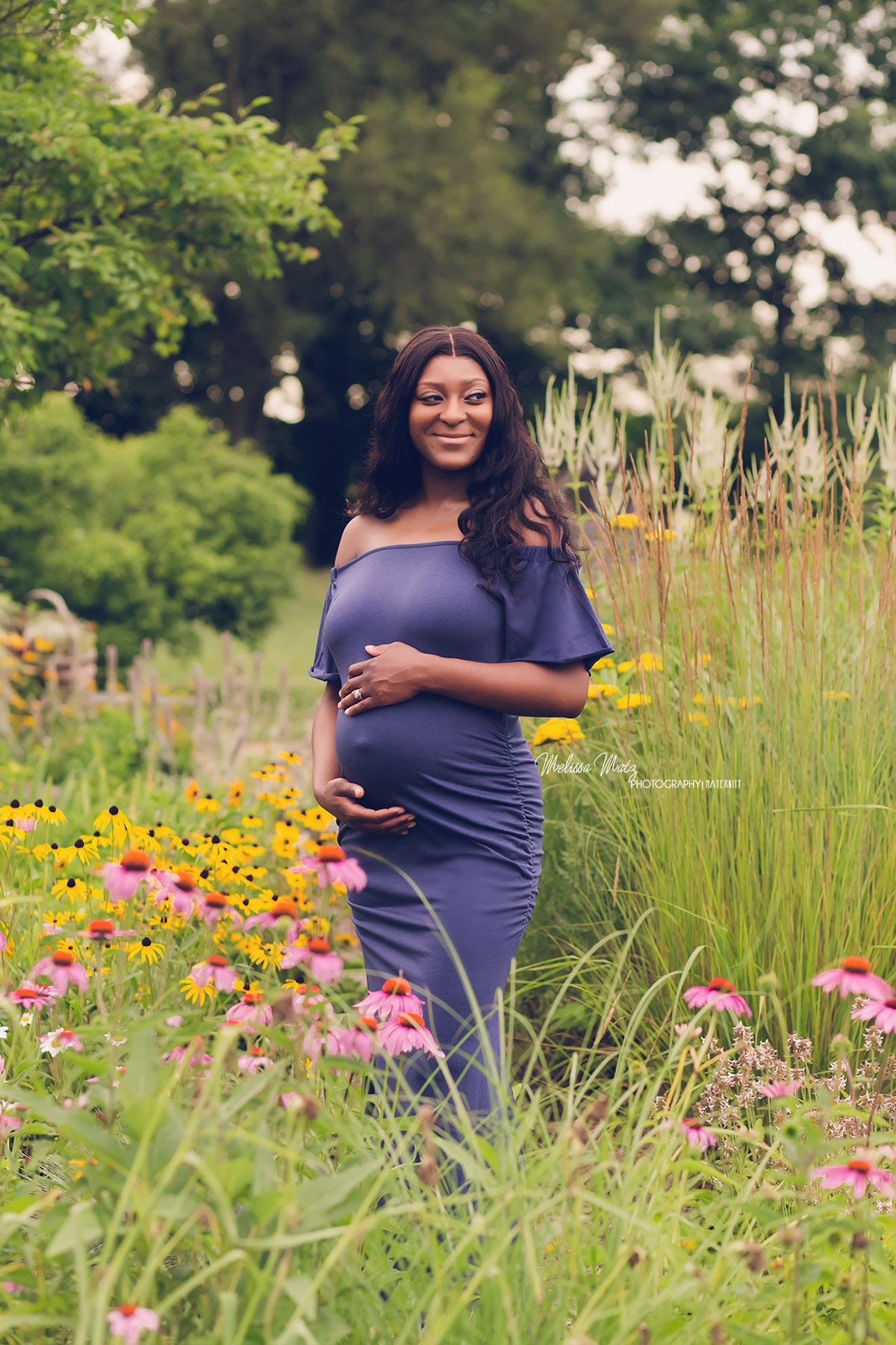 garden-maternity-session-macomb-maternity-photographer-field-of-flowers-glow