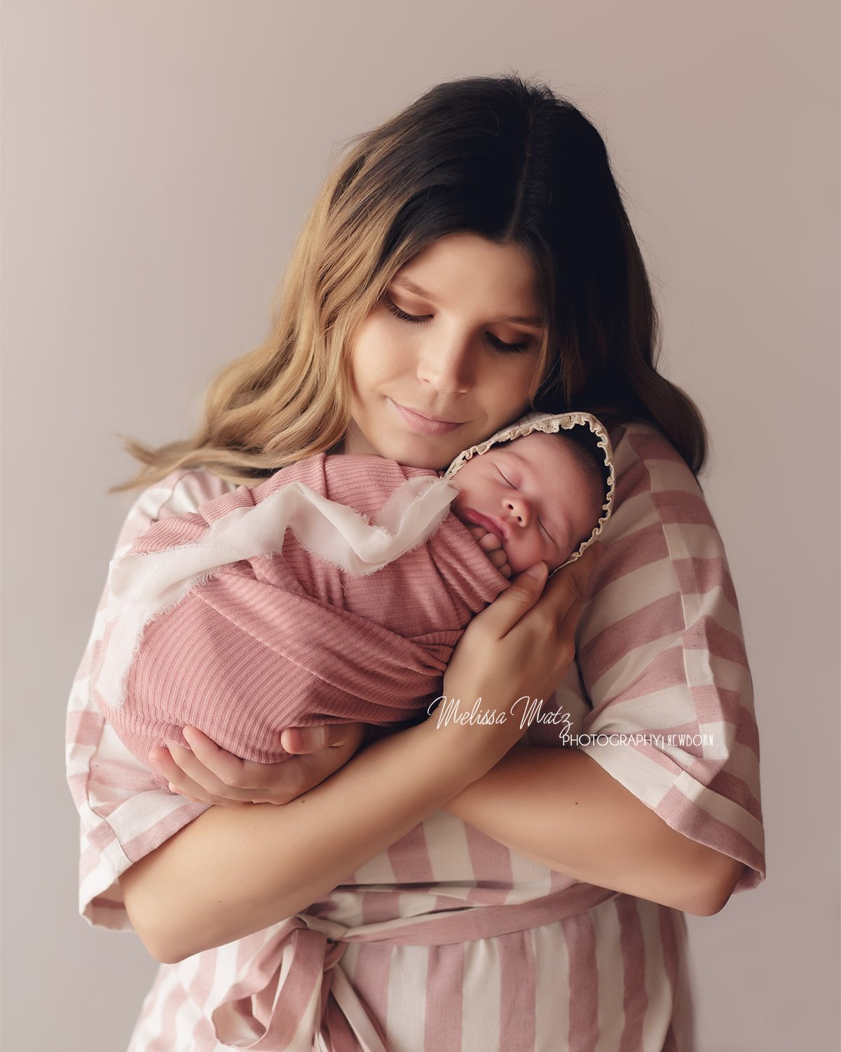 macomb-county-maternity-newborn-photographer-mama-and-baby