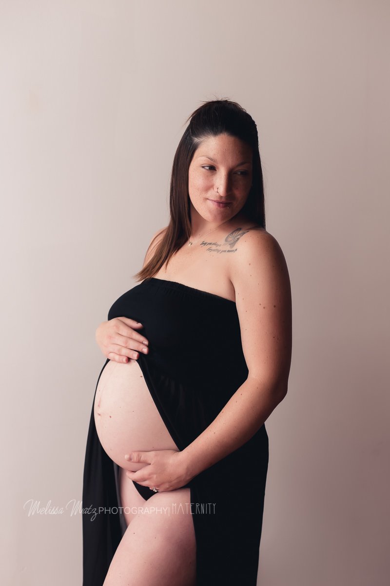 macomb-county-maternity-photographer-mama-in-black