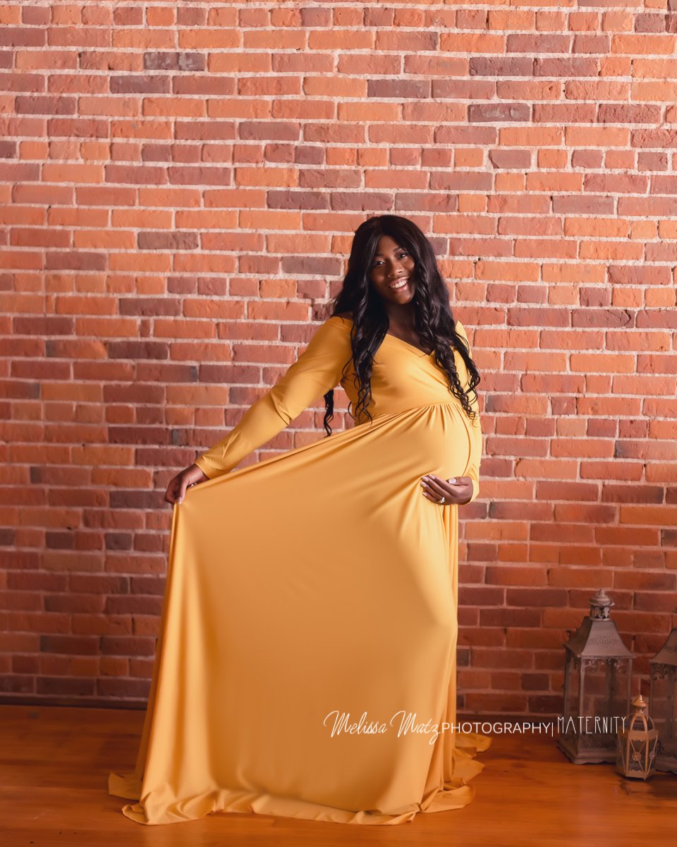 gorgeous-mama-to-be-in-yellow-macomb-county-maternity-photographer-studio-shelby-township-mi
