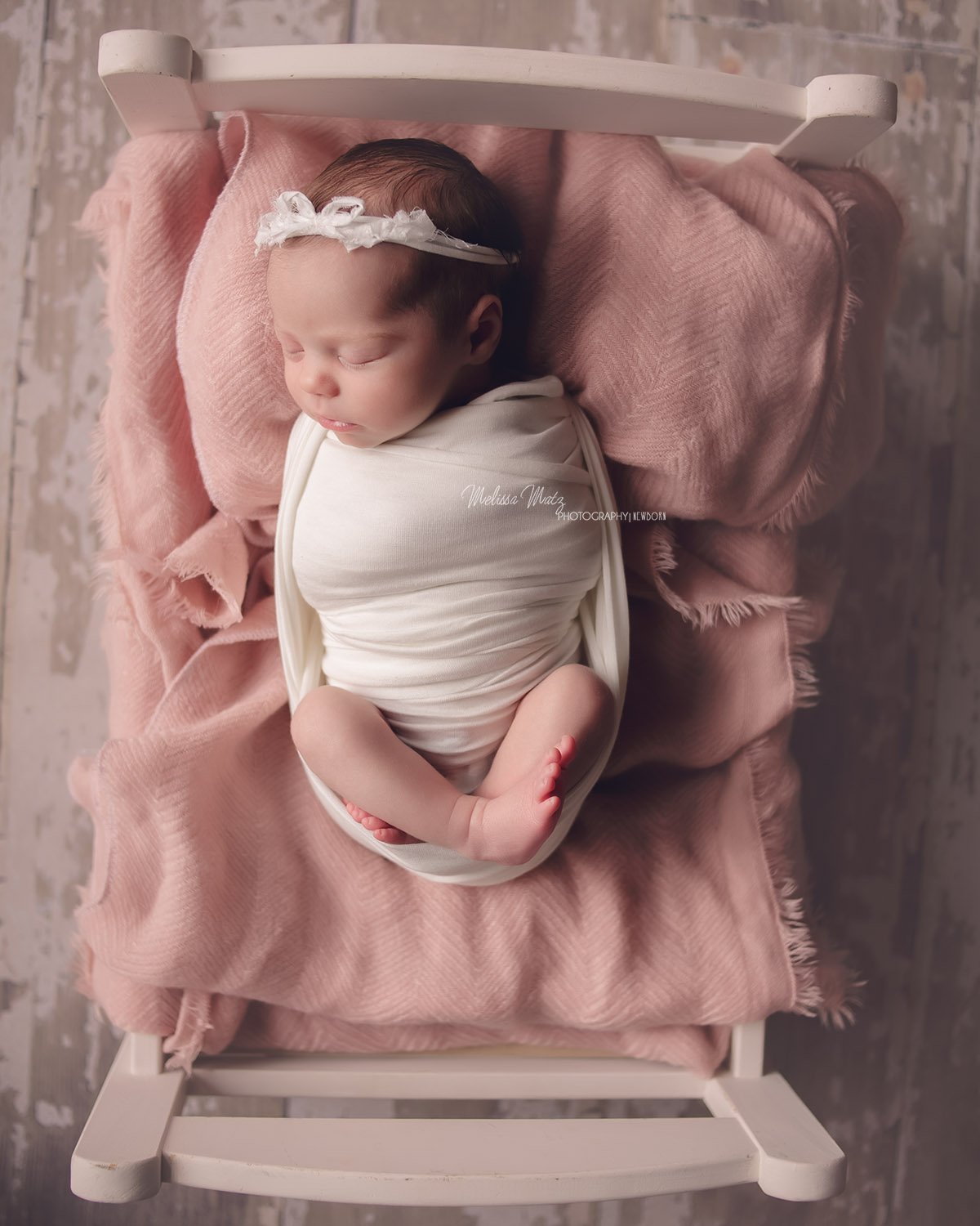 oakland-county-newborn-photographer-newborn-baby-bed