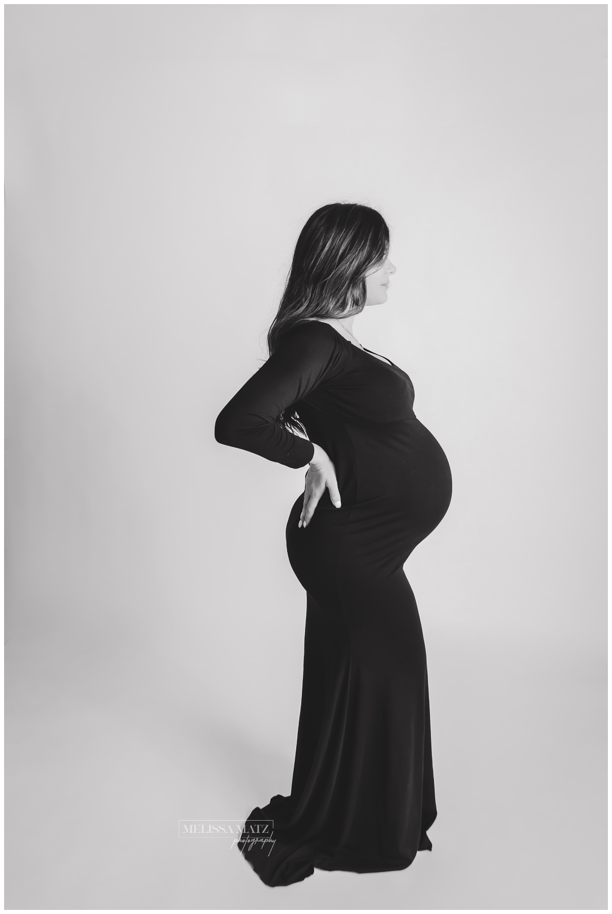 metro detroit maternity photographer in studio